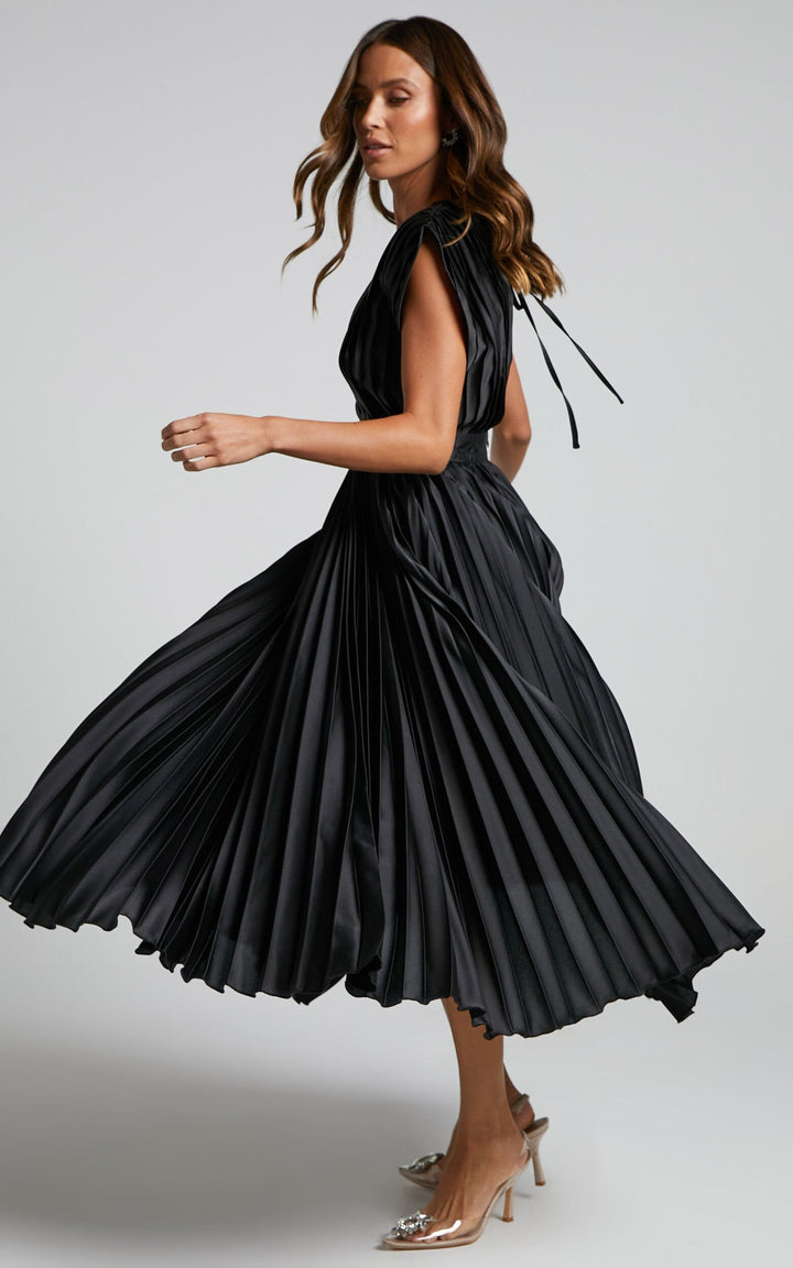 MADISYN - FLOWY V-NECK PLEATED SKIRT DRESS