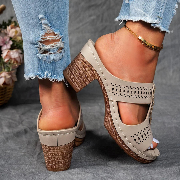 JANESSA - ZIRCON-TRIMMED  COMFORT SANDAL