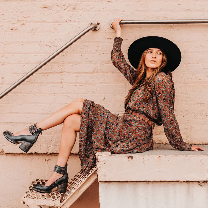 VENICE - RETRO GLAMOUR VEGAN LEATHER HEELS