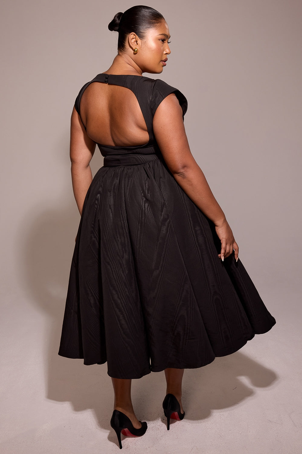FRANCHESCA - GLAM BACKLESS DESIGN DRESS