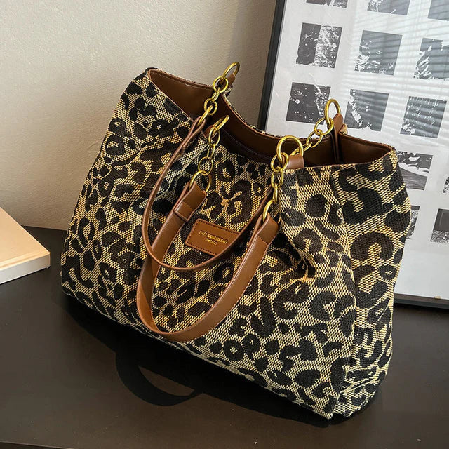 VINIA - STATEMENT PRINT HANDBAG