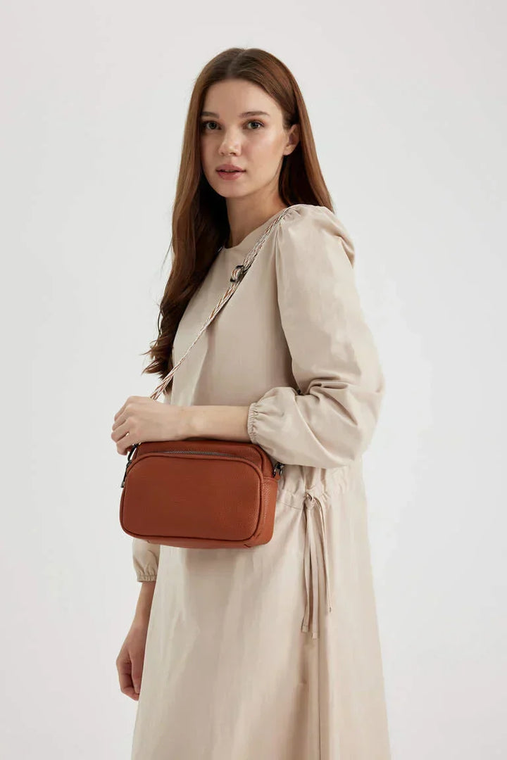 MOLLY - CLASSIC VEGAN LEATHER SLING BAG